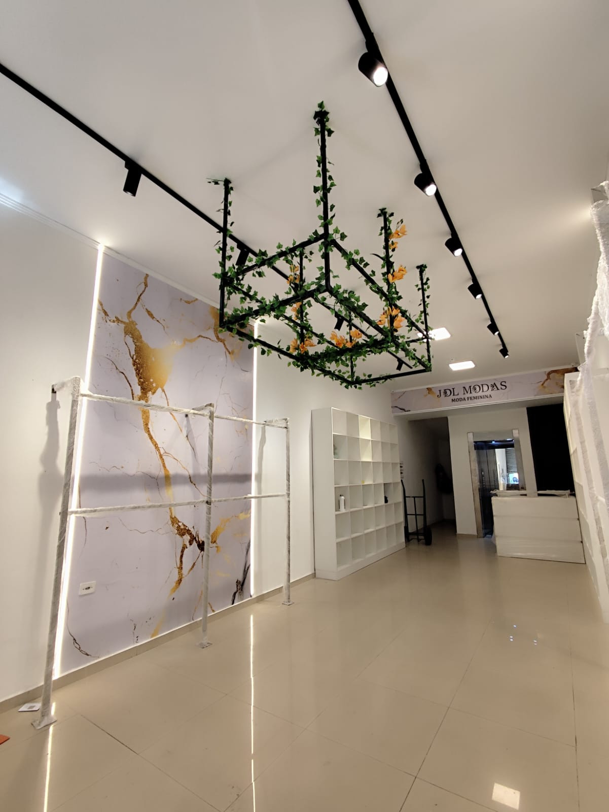 Portão de aço fabricado sob medida pela Serralheria Art da Vila